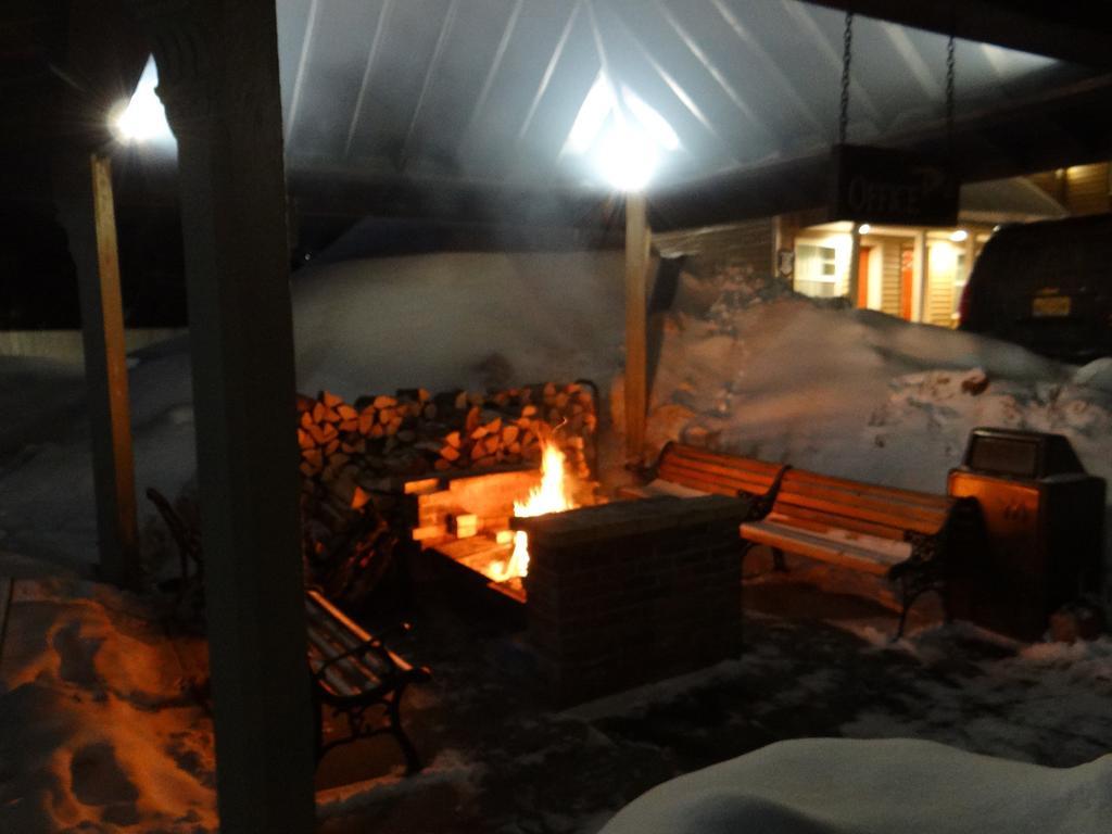 Edelweiss Ski Lodge เอลลิคอตต์วิลล์ ภายนอก รูปภาพ